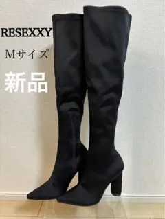 ニーハイブーツ