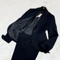【極美品】untitled 美シルエット パンツスーツ 伸縮性あり ブラック M