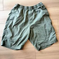 ユニクロ UNIQLO メンズ ショートパンツ カーキ 無地のサムネイル