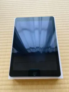 Apple iPad 本体 A1822 シルバー 128GB 第五世代 - メルカリ