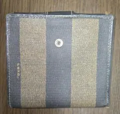 G*a様 FENDI ストライプデザイン 二つ折り財布