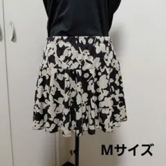 テニススコート　ブラック　グレージュキカ柄　フレア　ロングティル　Mサイズのサムネイル