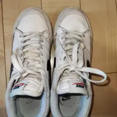 NIKE ホワイト ブラック スニーカー24センチ