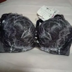 Wacoal黒と紫のレースブラジャー