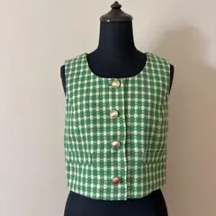 美品　GUのグリーン　ツイーディクロップドベスト
