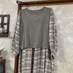 サマンサモスモス　花模様刺繍　ベスト　グレー