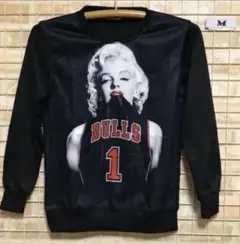 新品　マリリン　モンロー　ブルズ トレーナー　Mサイズ