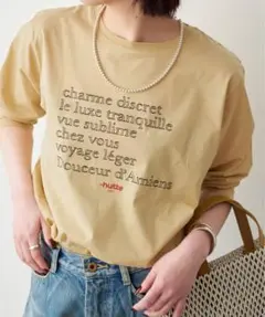 新品タグ　Spick & Span LA HUTTE ロゴ刺繍Tシャツのサムネイル