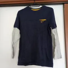 ナイキ　長袖Tシャツ