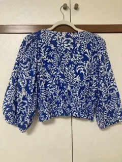 ZARA ショート丈　青色　ブラウス　Lサイズ