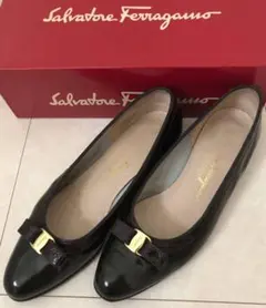 美品 サルヴァトーレフェラガモ バレエorフラットシューズ