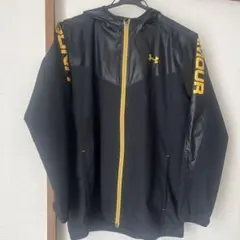UNDER ARMOUR フード付きウィンドブレーカー
