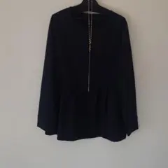 ネイビー ペプラムトップスとパンツセット 式典 ネックレス