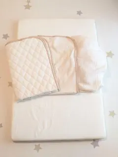 【4点セット】un doudou ベビー敷き布団&シーツ&防水シーツ&防水パッドのサムネイル