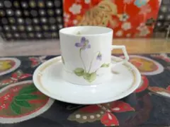 ナルミ　カップとソーサー1客　紫と黄色のスミレの柄です。
