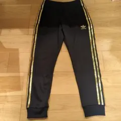 adidas ジャージパンツ 黒 ゴールドストライプ