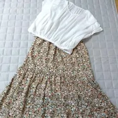 コーデ売り 白 トップス　リバティ柄 ロングスカート