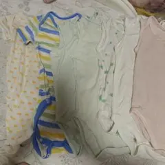 ユニクロ ベビー ロンパース 90cm