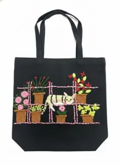花と猫の刺繍トートバッグ