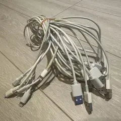 複数のLightning USB ケーブル ホワイト