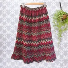 スカート（F）幾何学模様　ミモレ丈　レッド系　個性的
