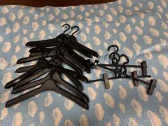 【まとめ売り　最終お値下げ】黒い衣類ハンガー13本セット　ズボンハンガー