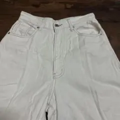 ホワイト ストレートデニム ボタンフライ