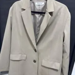 ベージュ テーラードジャケット