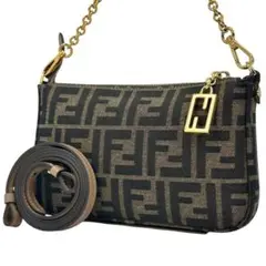【現行】FENDI アクセサリーポーチ　バゲット スリム クラッチ　チェーンのサムネイル