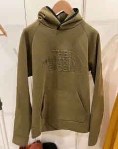 THE NORTH FACE エンボスロゴ パーカー カーキ