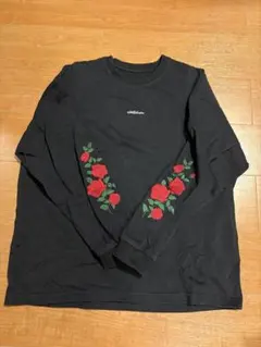 ADRER ブラック 長袖カットソー バラ刺繍のサムネイル