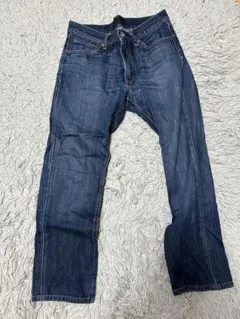 ユニクロ　ダークブルーストレートデニム