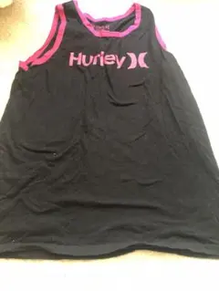 Hurley タンクトップ 黒とピンク