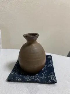 小さな花瓶　一輪挿し