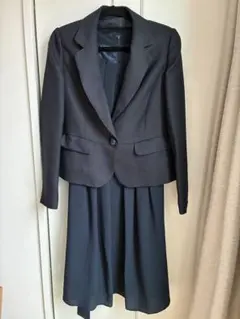 フォーマルスーツ３点セット　ネイビー