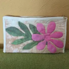 ハワイアンキルトのハンドメイドポーチ（長細タイプ）