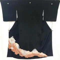 5k1271 着物　正絹　袷　黒留袖　五つ紋　家紋　蘇州刺繍　正倉院文様　華文