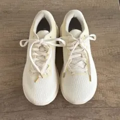 未使用✨UNOHA 軽量スニーカー ホワイト 24cmのサムネイル