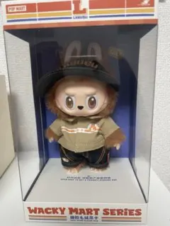 POPMART Wacky Mart Series 店員ラブブ　LUBUBU