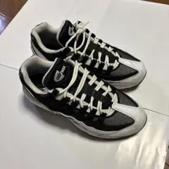 ホワイト スニーカー