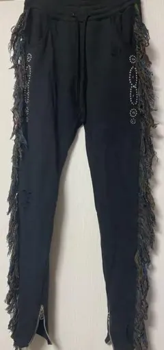 スタッズ パンツ