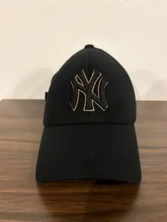 MLB ニューヨーク・ヤンキース キャップ ブラック 刺繍ロゴ サイズ調整可のサムネイル