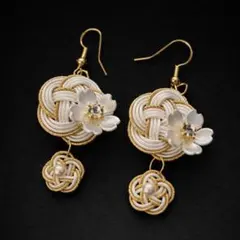 【水引ピアス】梅結び 白×ゴールド☆