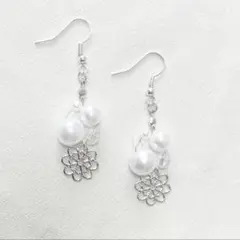 パールSnow ピアス　イヤリング