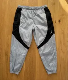 Item thumbnail for item 84bf30b3-e200-4bb4-8f23-030071d4a677