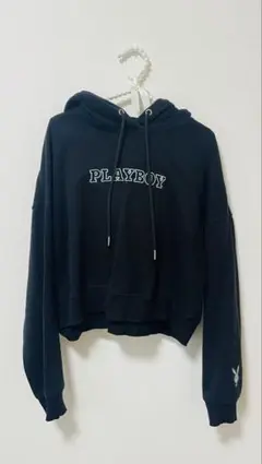 PLAYBOY クロップドフードパーカー 黒