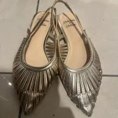 Odette e Odile ゴールド スリングバックサンダル 22.5cm