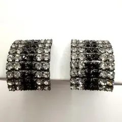 ビジュー　イヤリング　ブラックカラー　レディースアクセサリー　大きめ　華やか