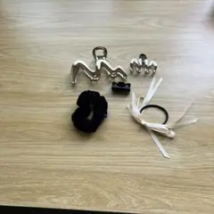 ヘアクリップ、シュシュ、ヘアゴムセット