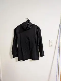黒 ハイネック 長袖 トップス
